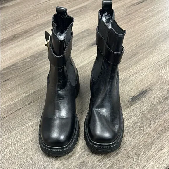 New Steve Madden Women's Gates Buckle-Detailed Lug-Sole Booties Size 7.5 - Picture 2 of 9